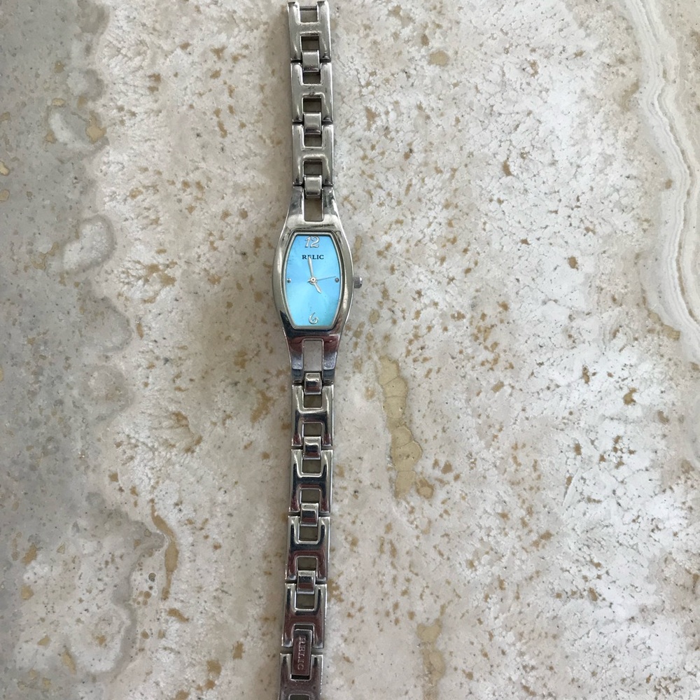 GORGEOUS FOSSIL STAINLESS STEEL WATCH - Picture 2 of 10
